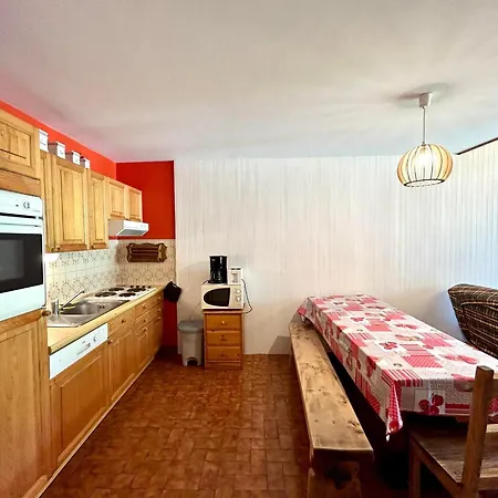 2 Ch, Centre De La Clusaz, 8 Pers, Proche Pistes Et Activites - Fr-1-437-55 *